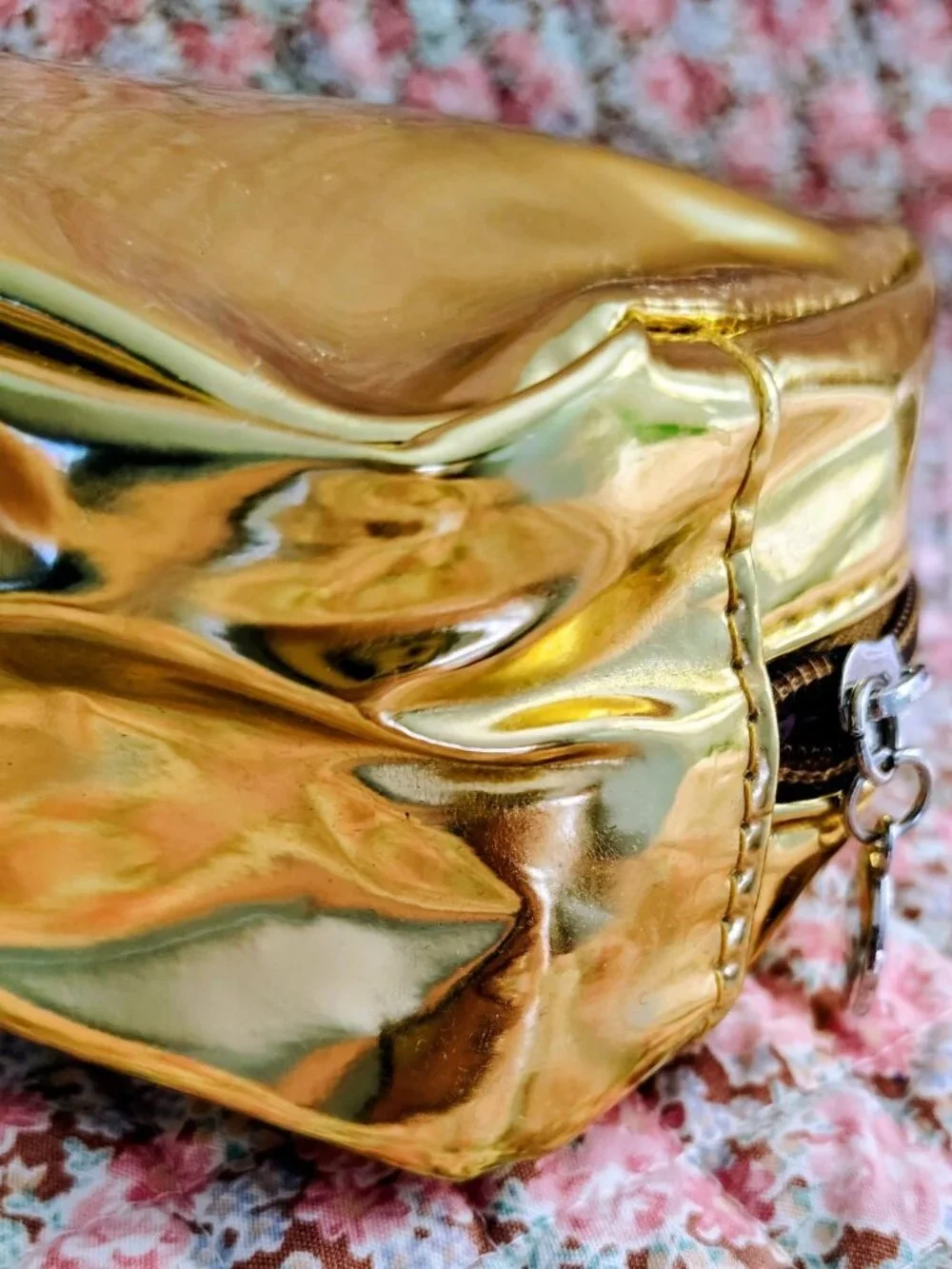 NWOT Gold Metallic Makeup Zipper, Beauty Brands